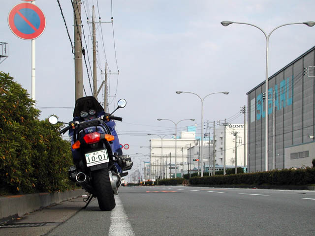 川崎マリエン前
